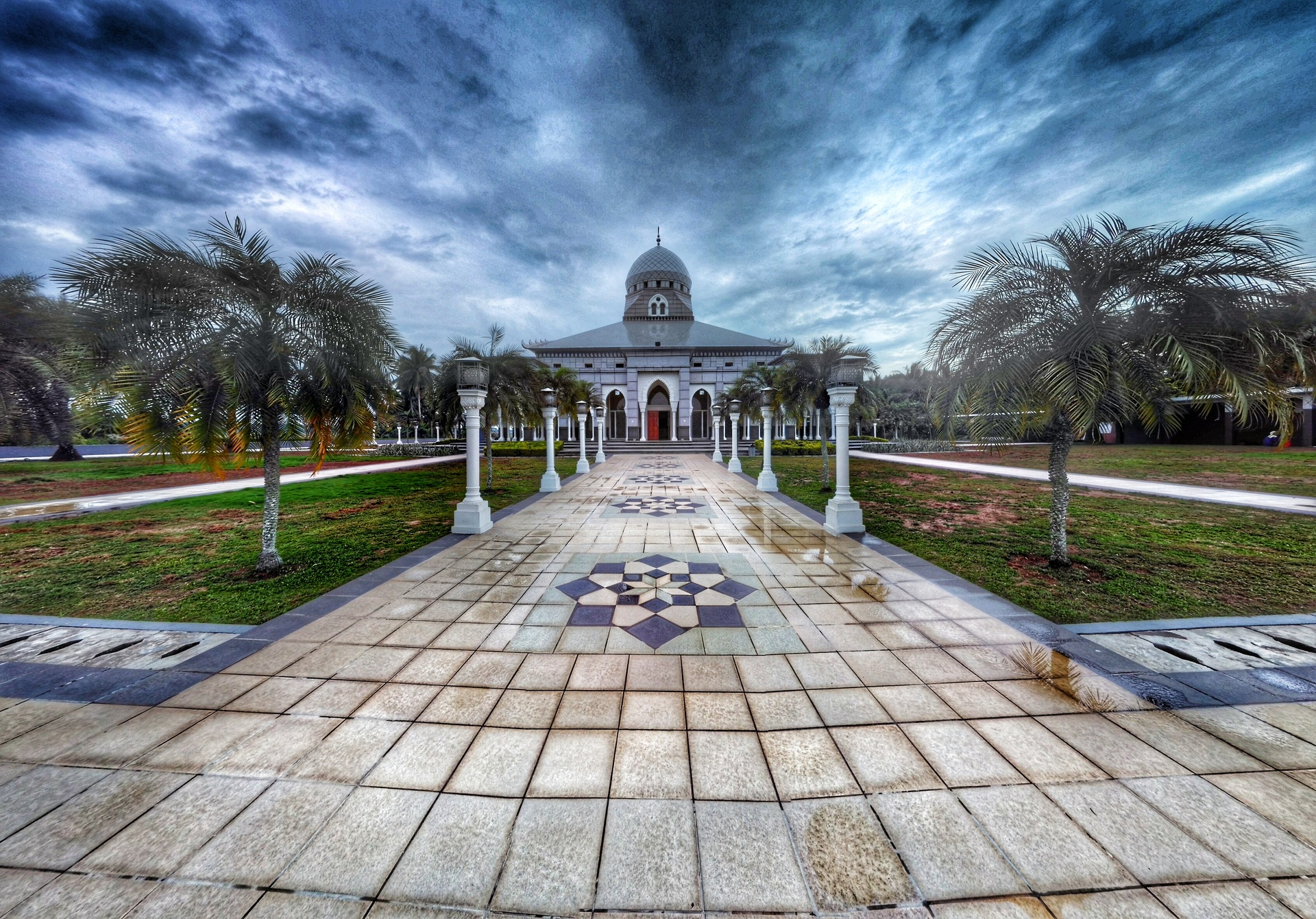 Exploring Indonesia! example photo